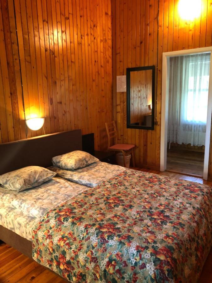 Oravapesa Guest House ฮาเดเมสเต ภายนอก รูปภาพ